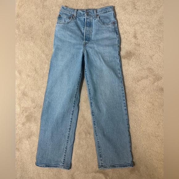 Levi’s Ribcage Straight Jeans - Picture 2 of 3